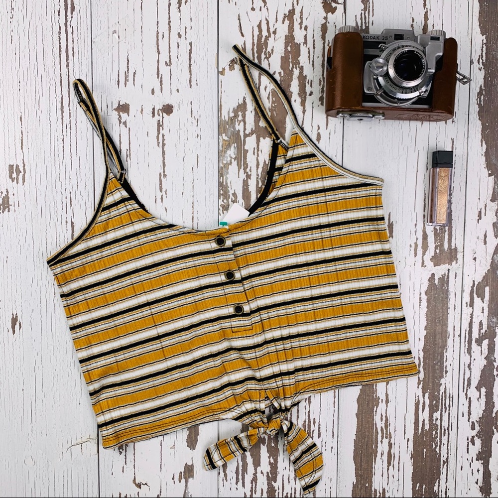 Volcom  💯  Authentic New with Tags Crop Shirt